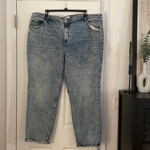 Abercrombie 90’s Straight Ultra High Rise